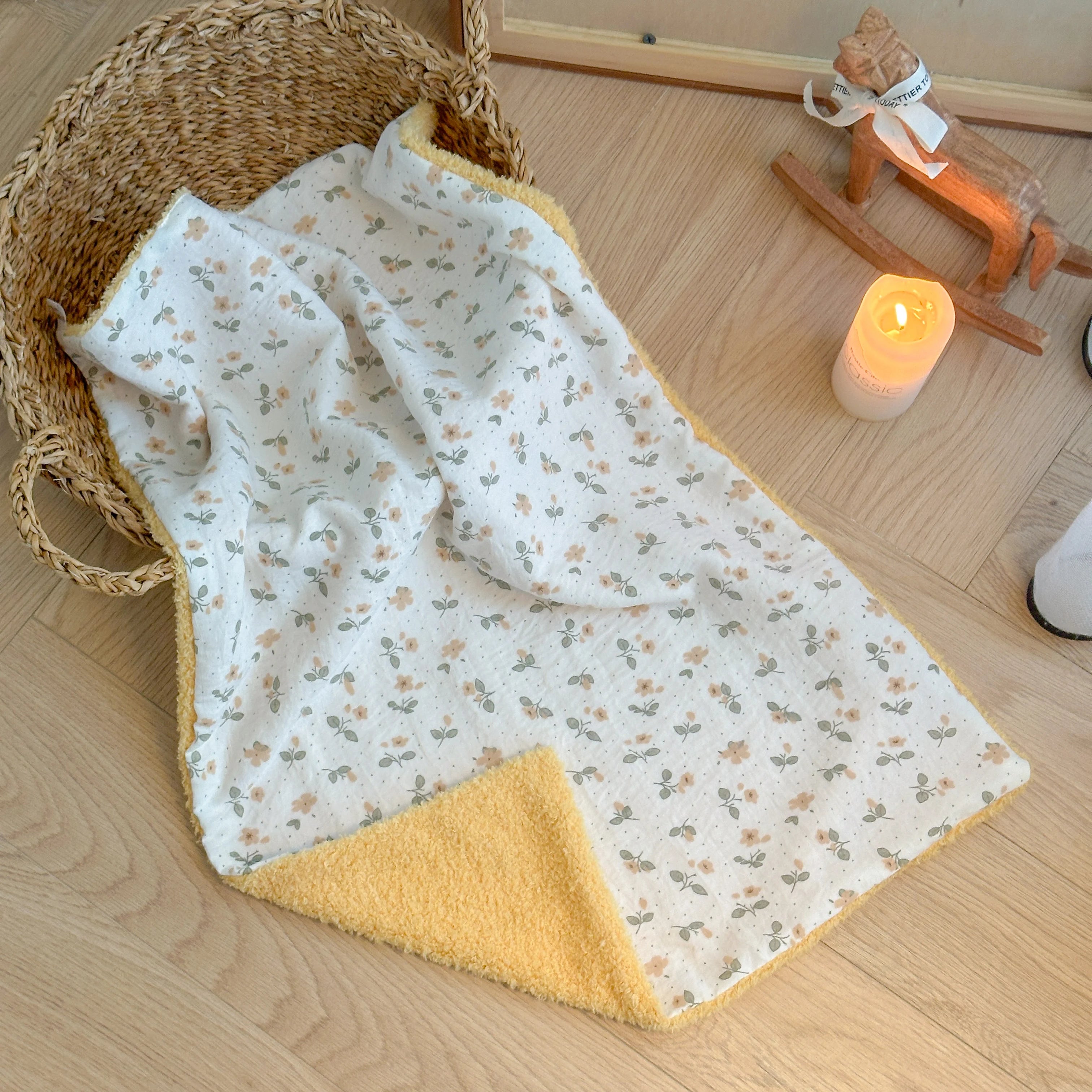 Soft Dog Bed Blanket – Warm Plush Cushion Mat for Small to Large Dogs